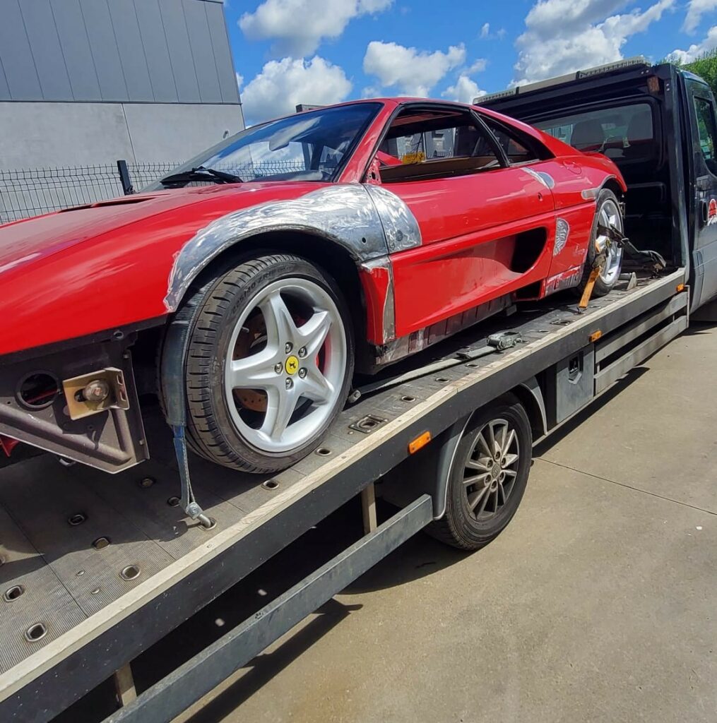 Ferarri accidenté